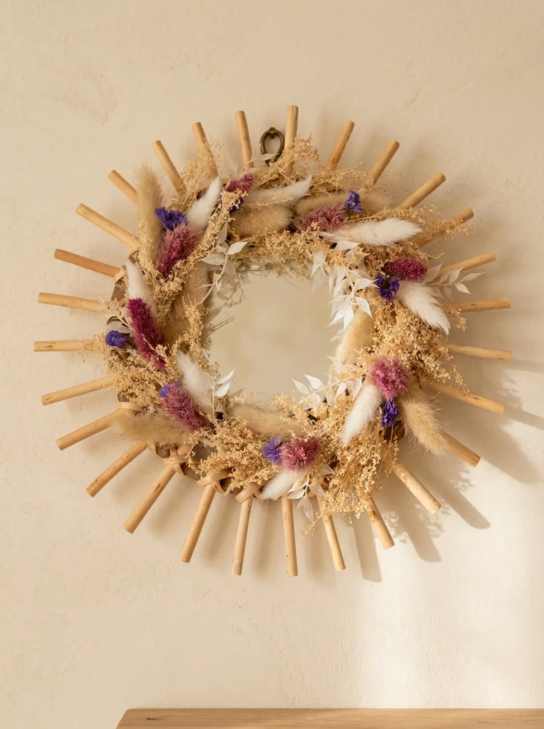 Miroir soleil fleuri — création artisanale en fleurs séchées faite main